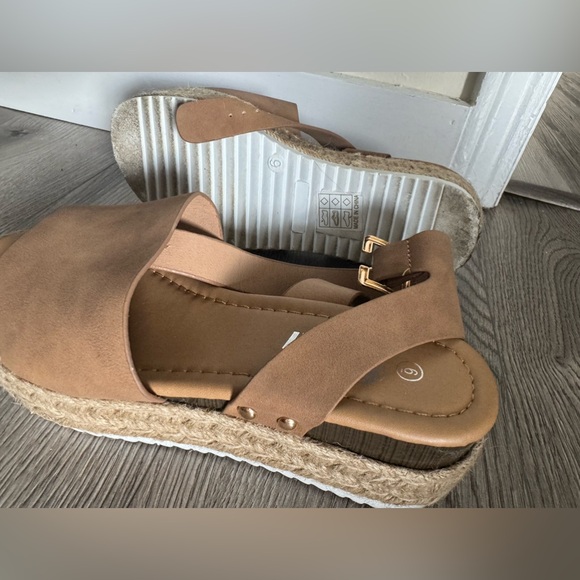 SHEIN Sandals - Picture 6 of 6